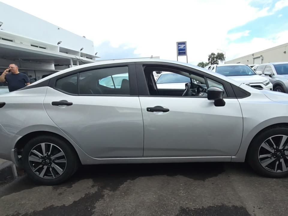 nissan versa sedan 2024 3N1CN8DV9RL866219 image nissan versa sedan 2024 3N1CN8DV9RL866219 image